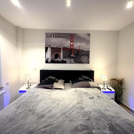 Ferienwohnungen Arp "2D" Mit Terrasse Und Parkplatz Itzehoe Dış mekan fotoğraf