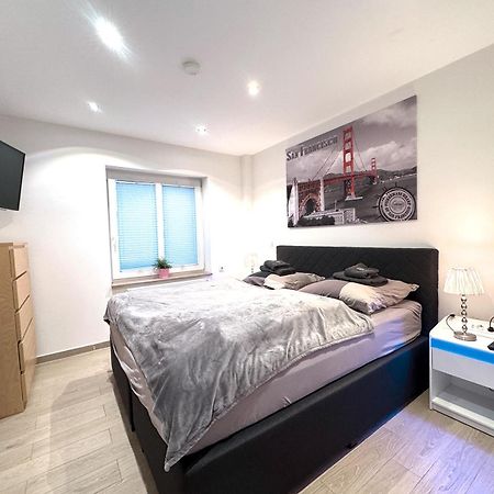Ferienwohnungen Arp "2D" Mit Terrasse Und Parkplatz Itzehoe Dış mekan fotoğraf